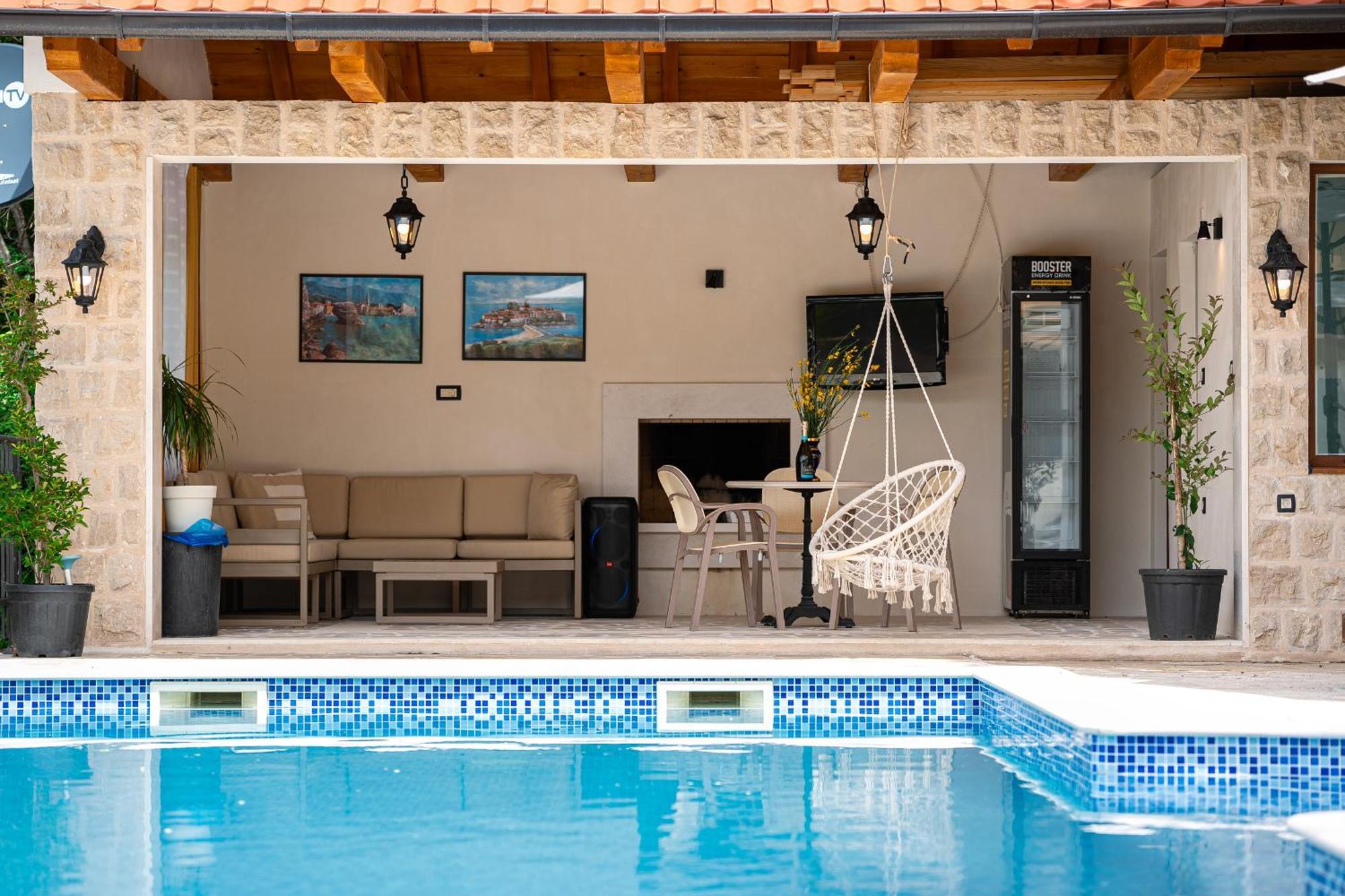 Sunset & Sunrise Villas In Stanisici-Two Villas With Common Pool Будва Экстерьер фото