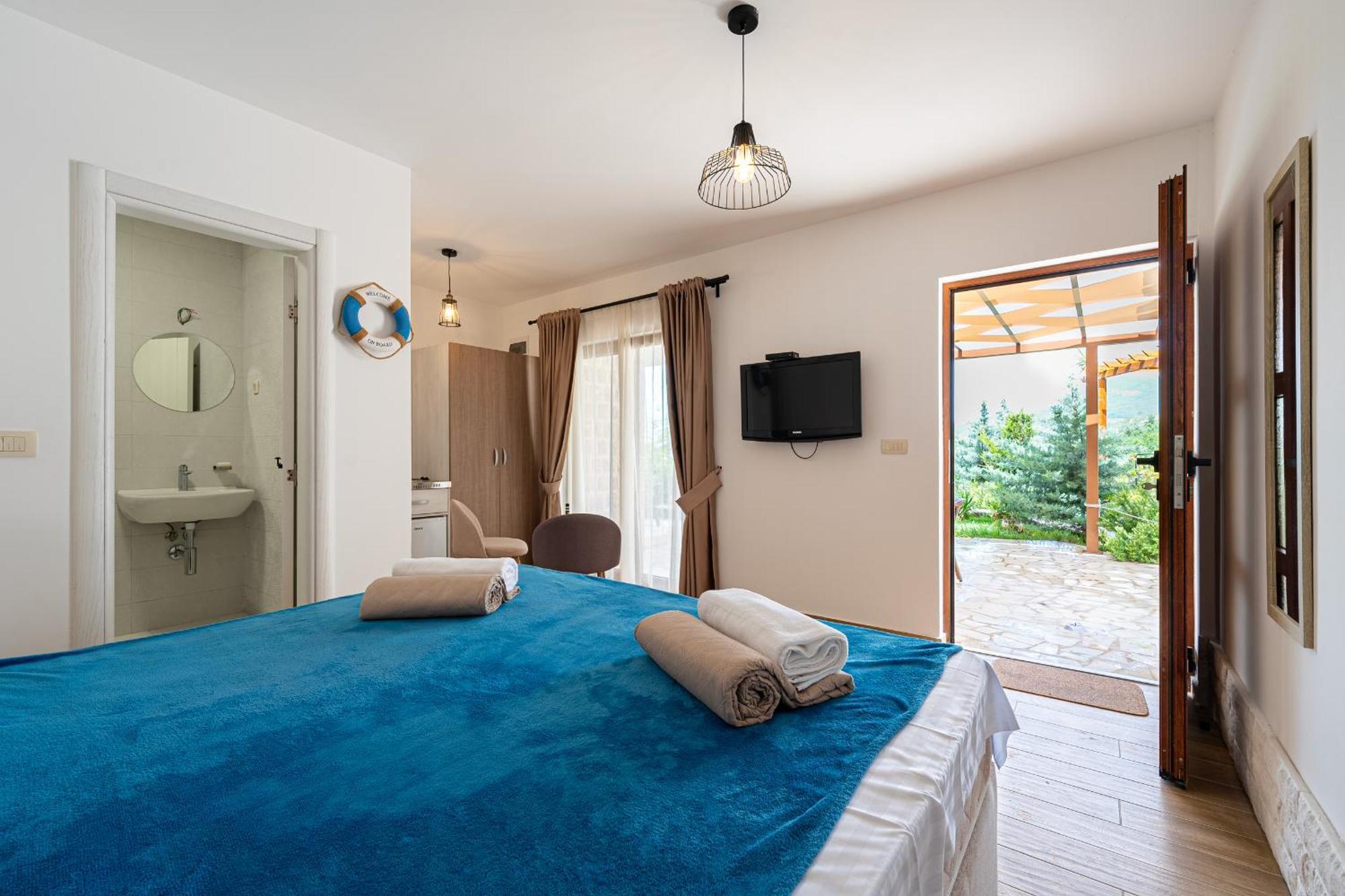 Sunset & Sunrise Villas In Stanisici-Two Villas With Common Pool Будва Экстерьер фото