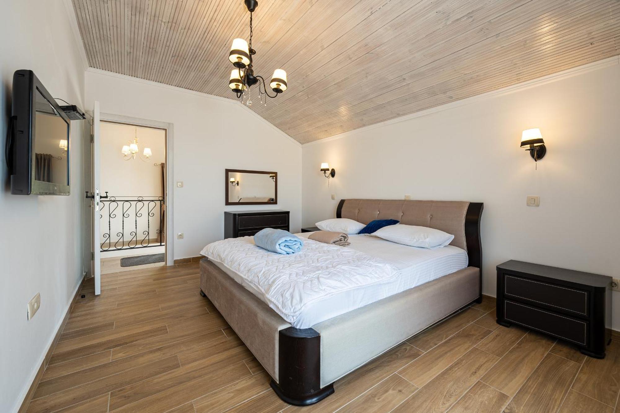 Sunset & Sunrise Villas In Stanisici-Two Villas With Common Pool Будва Экстерьер фото